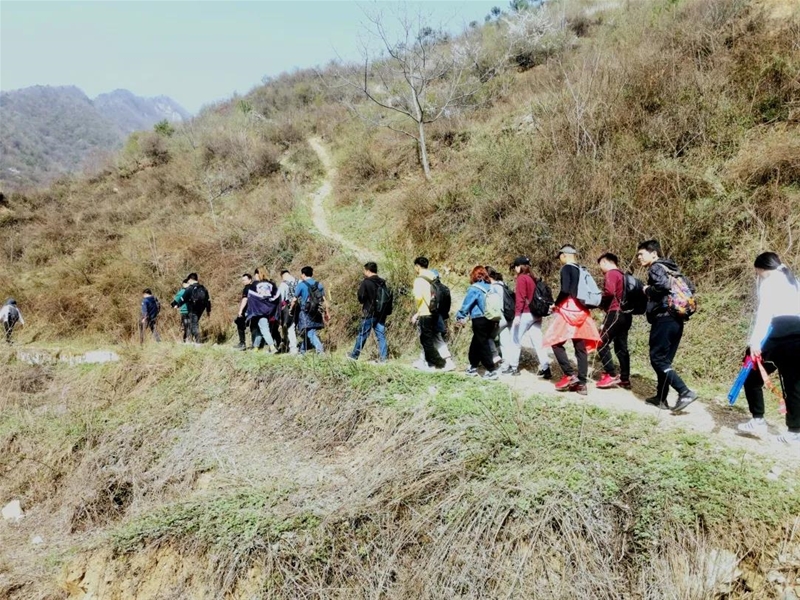 徒步9小時(shí)！貝博兒人挑戰(zhàn)2449米東秦嶺第二高峰——箭峪嶺