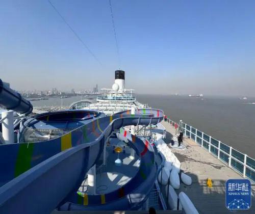出海！國產(chǎn)首艘大型郵輪離港試運營